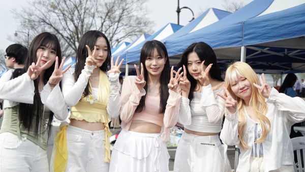 왼쪽부터 팀장 박규리, 안은솔, 최인혜, 문지현, 박서현 (김동민 기자 촬영)
